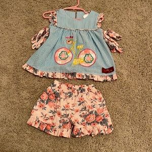 Millie Jay boutique outfit
